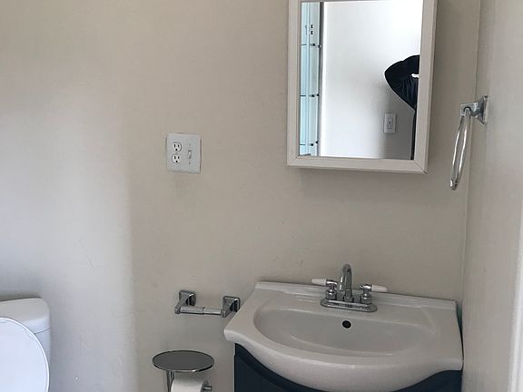 4th image of 2294 Vineyard Dr