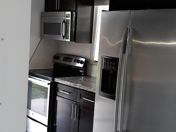 5th image of 2810 NW 99th St #2810