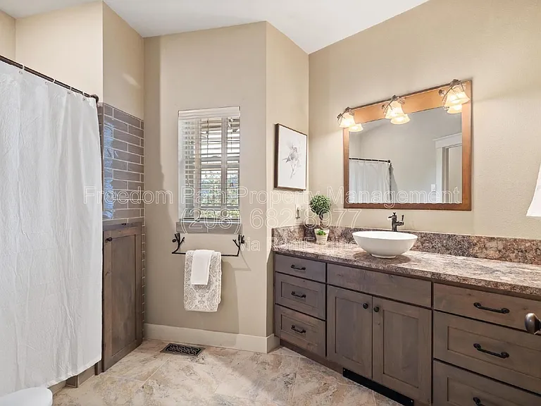 721 Sanctuary Hls — Photo 31