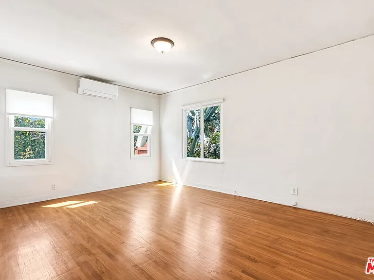 2613 Cloverfield Blvd — Photo 16