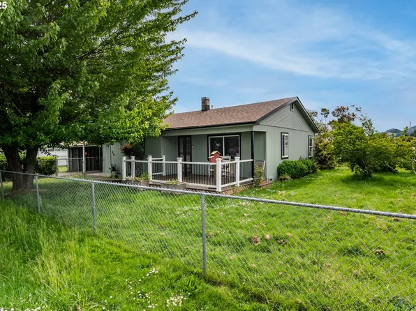 66 NW Cary St, Winston, OR 97496