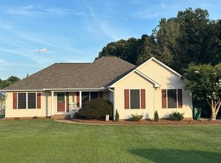 141 Country Ln, Gaffney, SC 29341