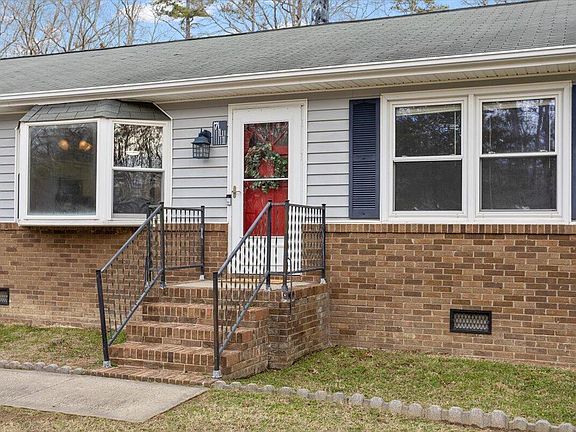 2nd image of 711 Valetta Rd