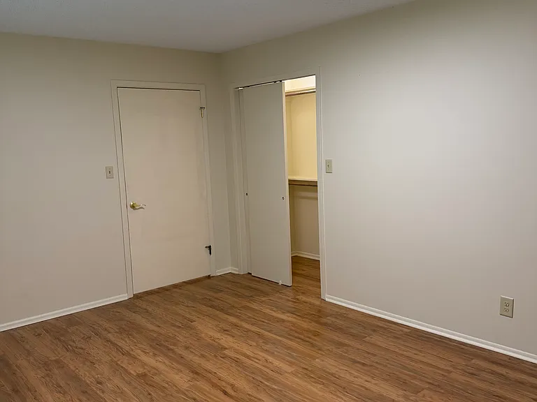 109 E Highway St — Photo 18