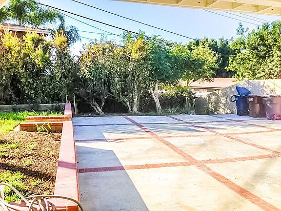 3rd image of 16044 Las Vecinas Dr