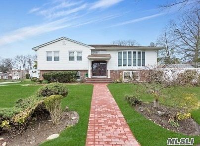 2nd image of 11 Flag Ln