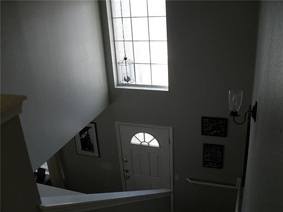 3rd image of 2204 Amy Lynn Ln