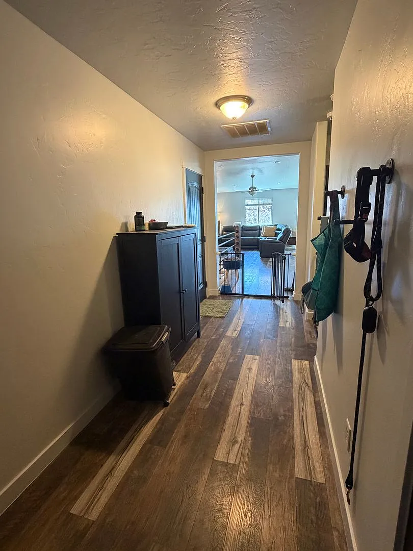 Spacious Home!! — Photo 3