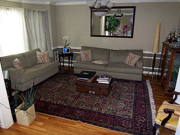 3rd image of 110 Donamere Ct