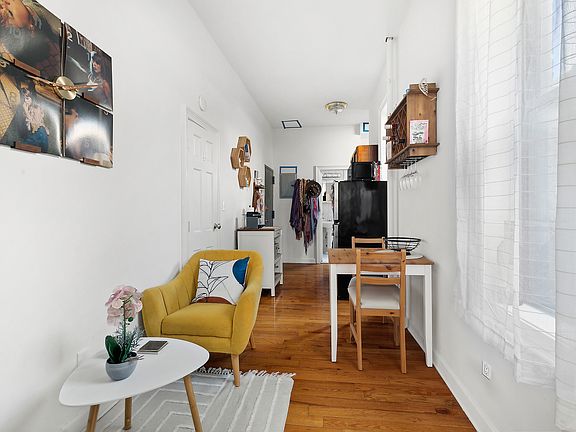 5th image of 262 W 22nd St APT 18