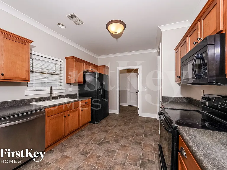2044 Highview Way — Photo 5