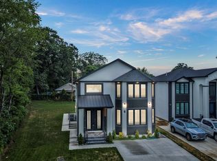 440 Parkway Dr, Elmont, NY 11003