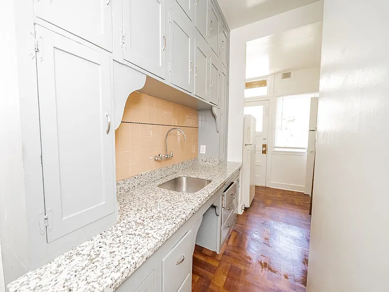2247 Derby Street — Photo 4