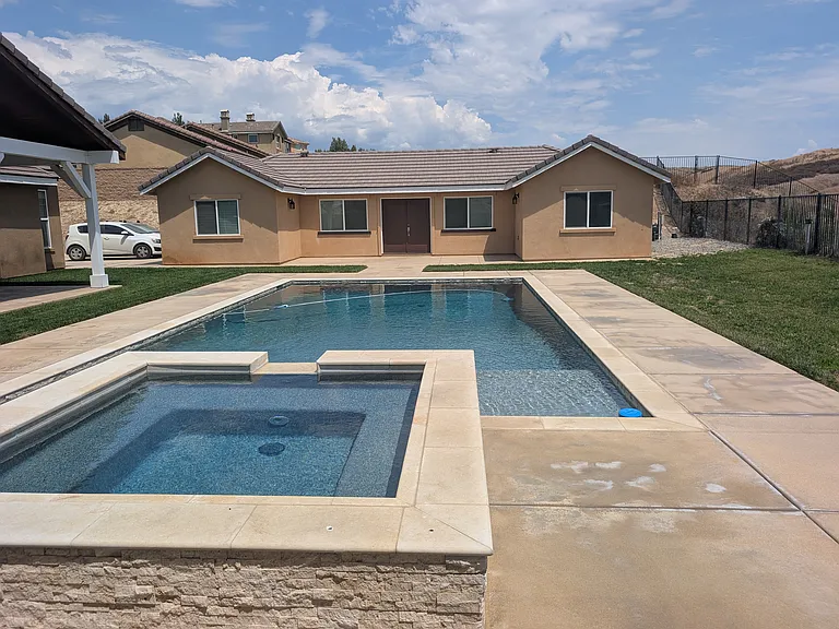 Crystal Ridge Ln — Photo 1