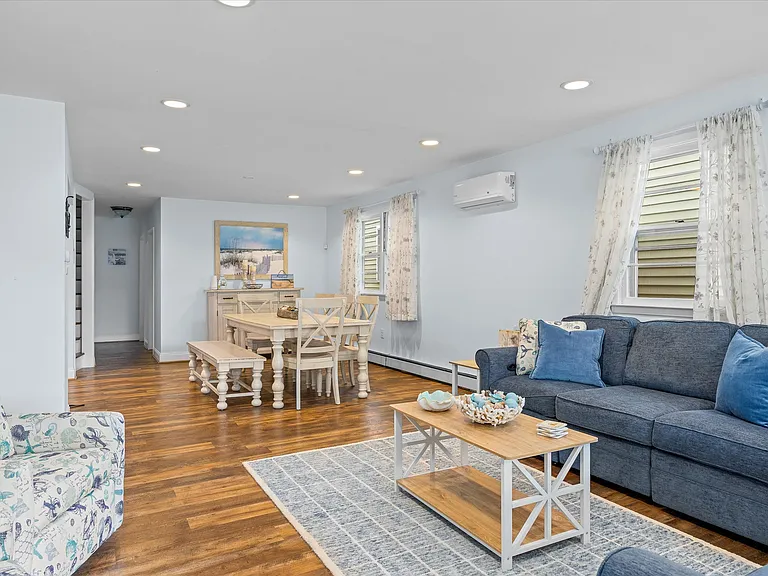 207 N Harvard Ave — Photo 7