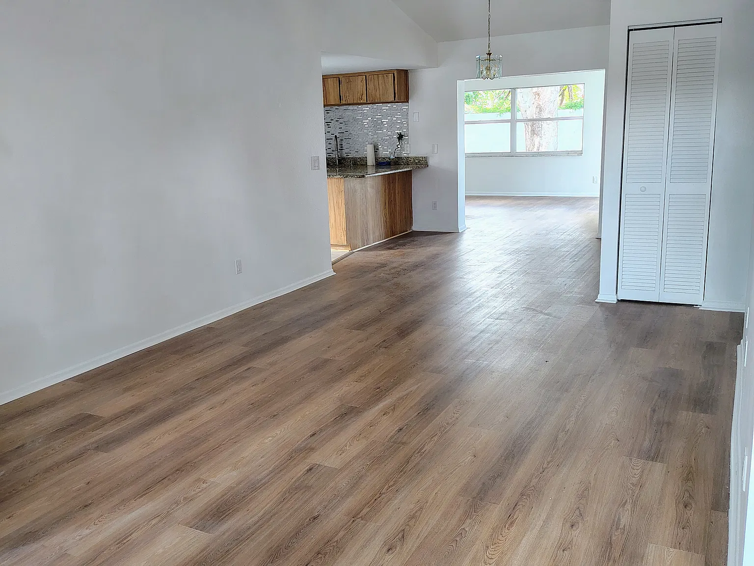 3 bed, 1464 sqft, $2,749 — Photo 4