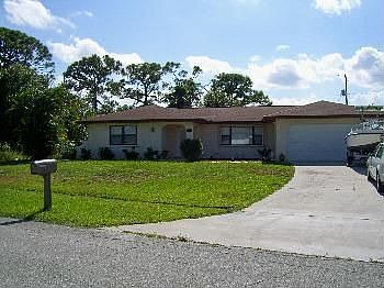 1st image of 698 NE Horizon Ln