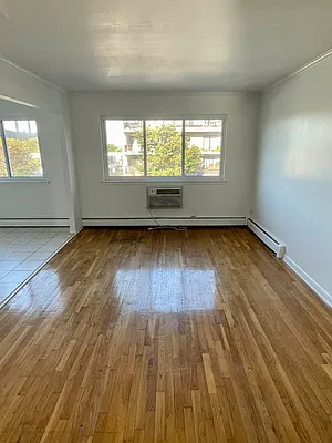 Rented by Amorelli Realty | media 16