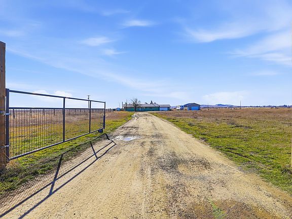 2nd image of 52490 Euclid Rd E