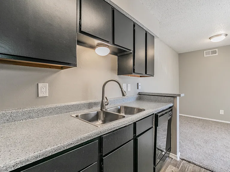 Station 121 at Town Center Apartments — Photo 42