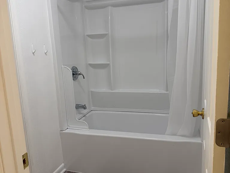 1022 Kenton Ave — Photo 7