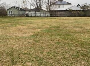 2408 Plaza Dr, Chalmette, LA 70043