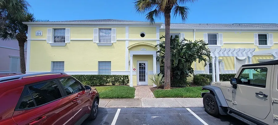 Enjoy everyday island-style living in this light-filled 1BR/1BA unit featuring stunning water views — Photo 2