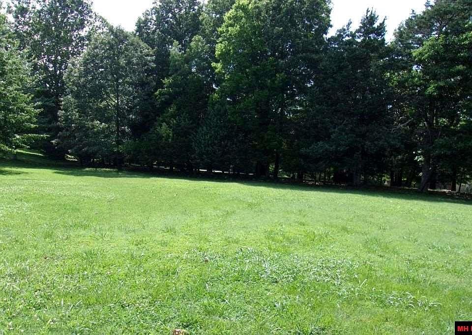 1st image of Chestnut Hills Dr
