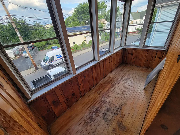 26 Valley St — Photo 10