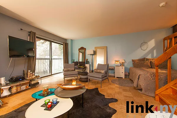 Sold by Link NY Realty | media 1