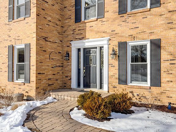 2nd image of 824 Whitman Ct