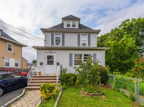 126 W Gibbons St, Linden City, NJ 07036