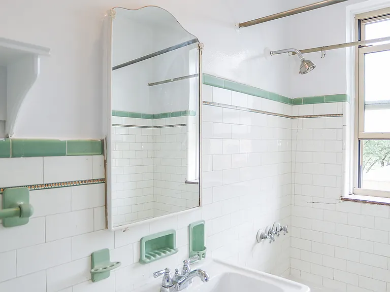 7445 N Claremont Ave #3A — Photo 8