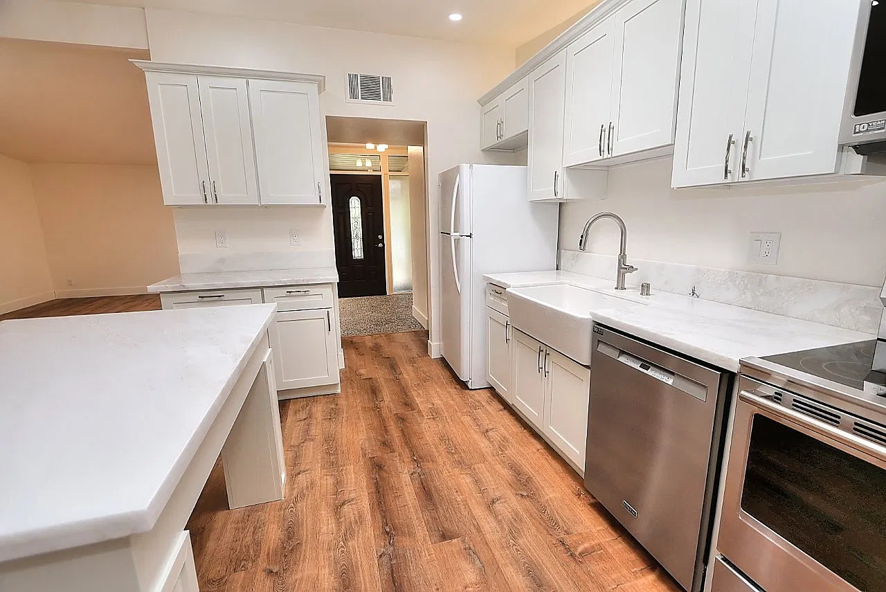 3 bed, 1388 sqft, $2,600 — Photo 1