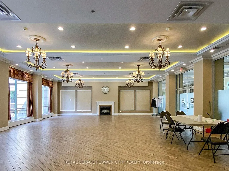 8 Maison Parc Ct #616 — Photo 3