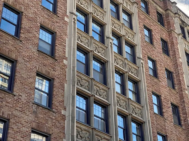 Comfortable Urban Living in a Classic Brick Building Near UW & Light Rail — Photo 29
