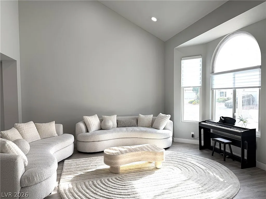 4 bed, 3.5 bath, 2260 sqft, $3,300 — Photo 2