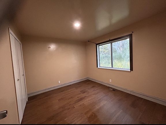 3rd image of 2204 N Vernon Ave