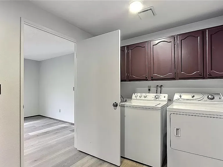 Utility Room and washer/dryer.