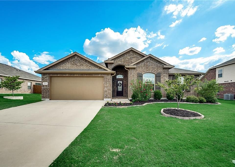 1st image of 1212 Meadowlakes Dr
