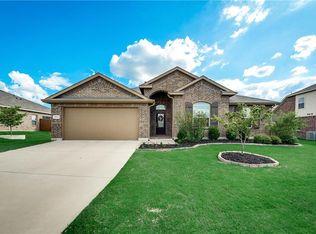 1212 Meadowlakes Dr, Azle, TX 76020