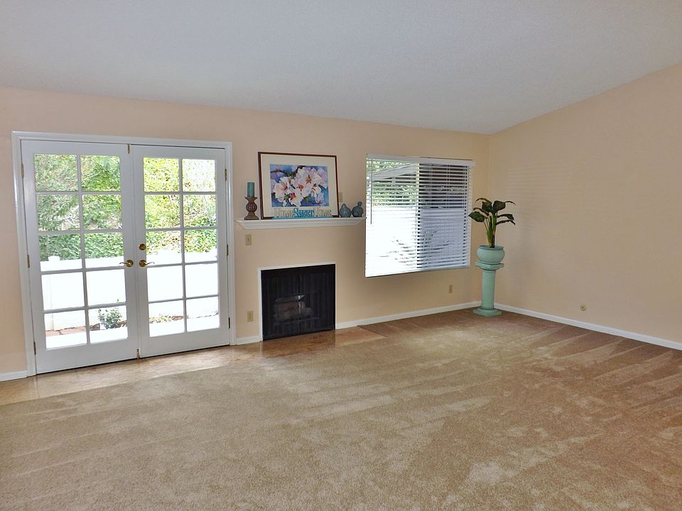 1st image of 26144 Rainbow Glen Dr