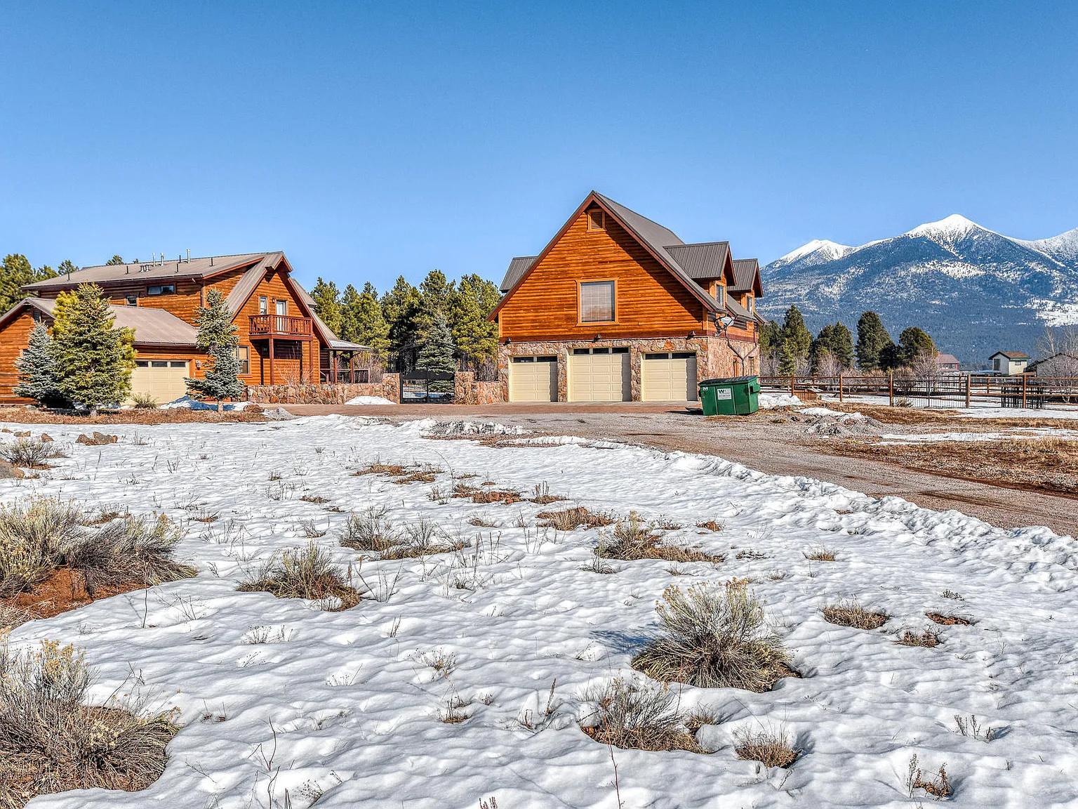 5 bed, 4.0 bath, 5000 sqft, $10,000 — Photo 4
