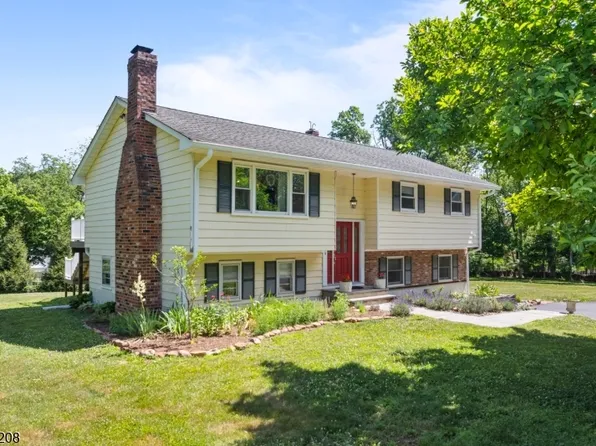 29 Oxford Cir, Montgomery Twp., NJ 08558