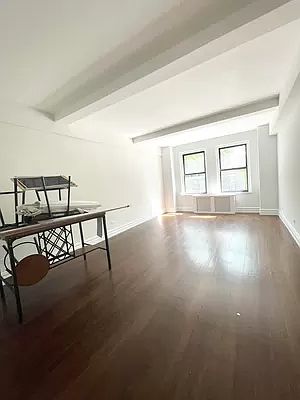 4th image of 225 W 106th St APT 2L