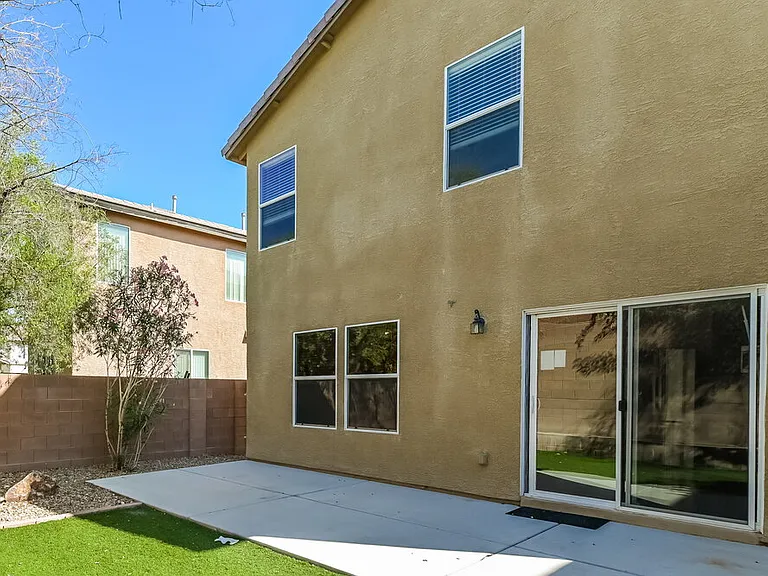 10012 Pelham Park Ave — Photo 16