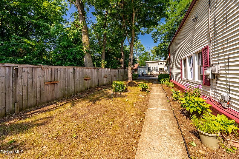 5th image of 522 1st Avenue