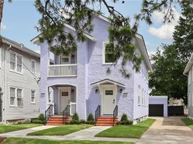 2833 Pine St, New Orleans, LA