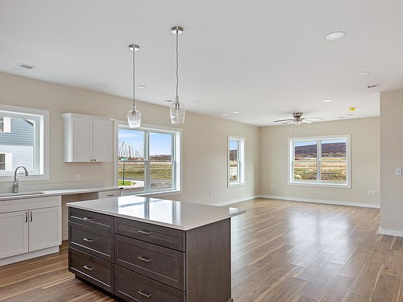 4th image of 1120 Franklin Park West