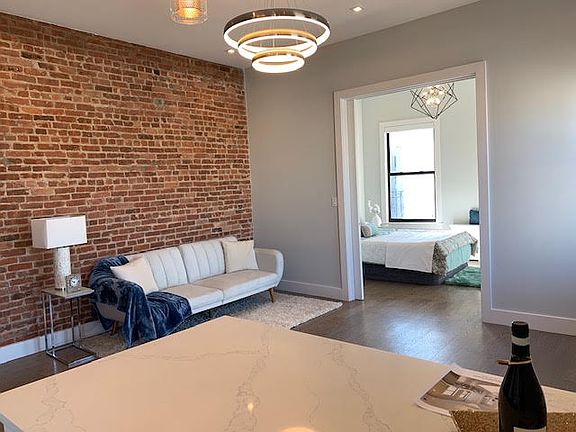 2nd image of 4260 Broadway APT 607